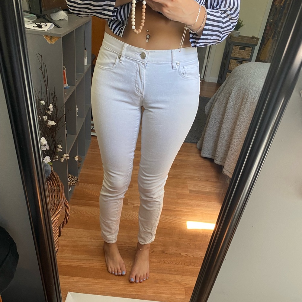 LOFT Mid Rise White Skinny Jeans ✨
